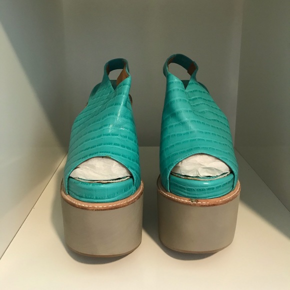 NIB Jeffrey Campbell TURQUOISE PLATFORM SANDAL - Picture 5 of 6